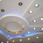 фигурный потолок с подсветкой